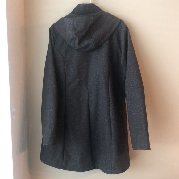 Champion Coat With Hood - Picture 4 of 5